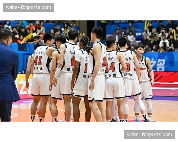 张皓嘉左膝发炎出战成疑 广东锋线三分投射受影响